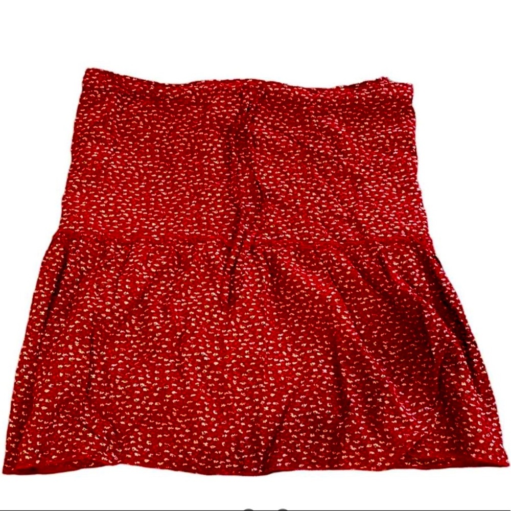 BRANDY MELVILLE FLORAL RED
SKIRT